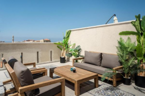 2 Bedroom Duplex with Amazing Sea View Terrace